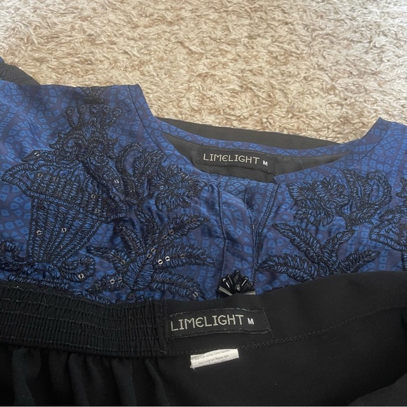 Elegant Blue and Black Lace Tunic - Picture 10 of 10